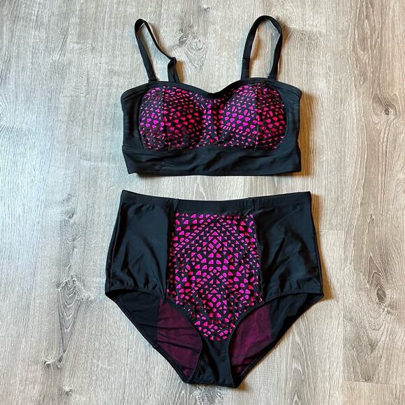Torrid Bikini Pin-Up-Girl Style Hot Pink Black like NEW lazer  cut 14 16 - Picture 4 of 13